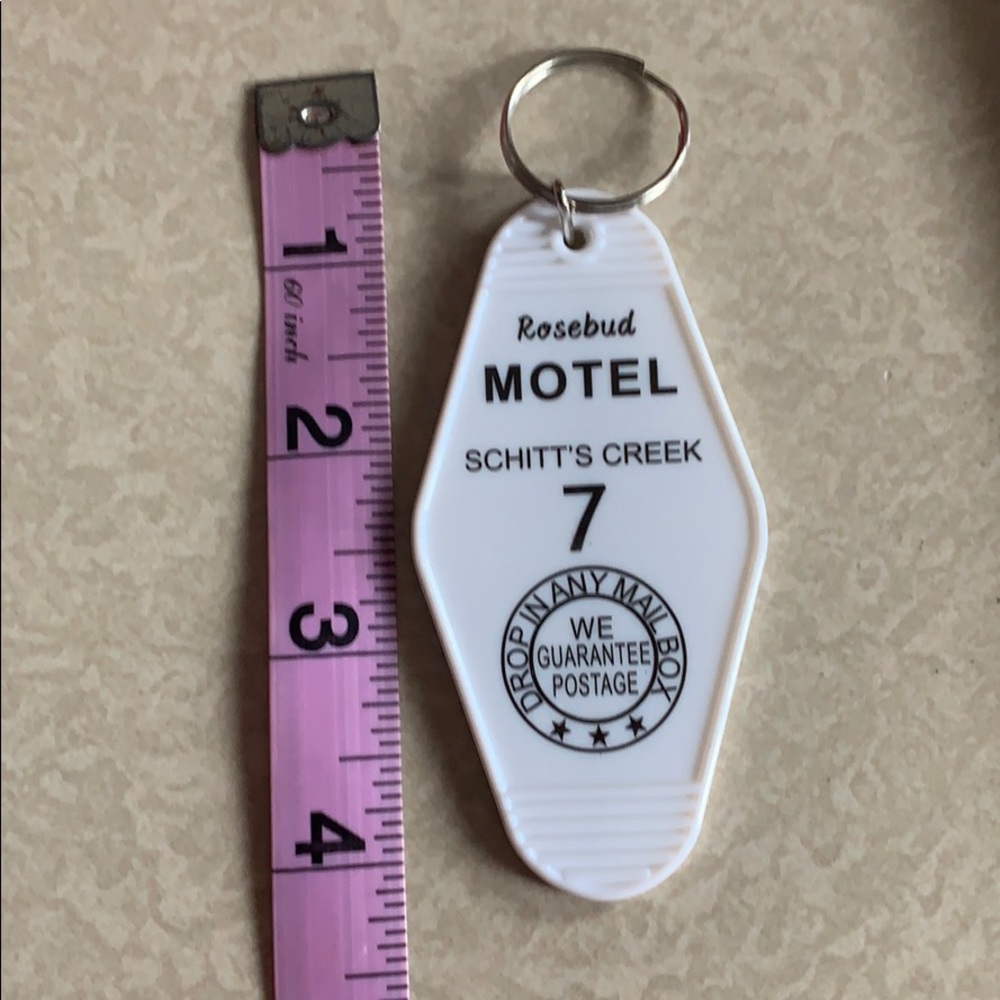 Schitt’s Creek Rosebud Motel Key Chain - Picture 2 of 3